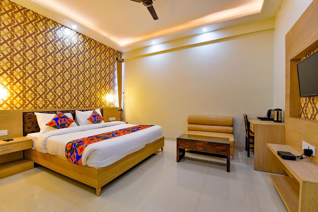 Hotel Fabhotel Prime Indra Palace
